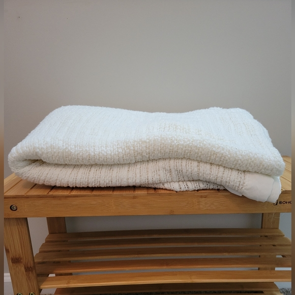 jcpenney Bedding Vintage White Waffle Queen Blanket With Satin Border Poshmark